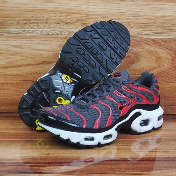 Nike Shoes Nike Air Max Plus Gs Size 4y Womens Size 55 Siren Red 